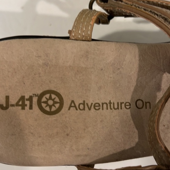 J 41 Adventure Gold Tone Wedge Sandals Size 8 - Picture 6 of 13